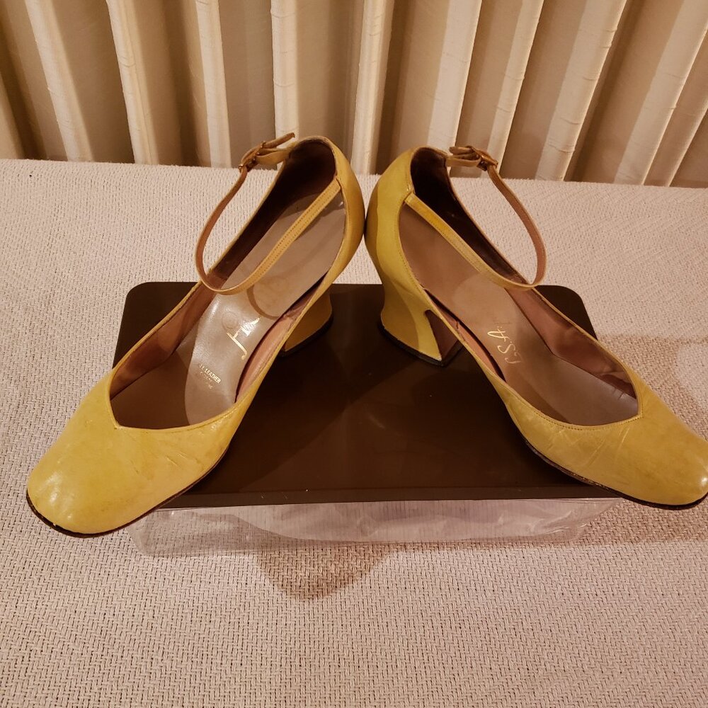 L. S. Ayres Vintage Heels SZ 8 Leather Venetian Ombre  Lemon Yellow